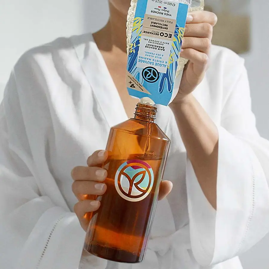 Флакон  для хранения жидких косметических средств в комплекте с дозатором